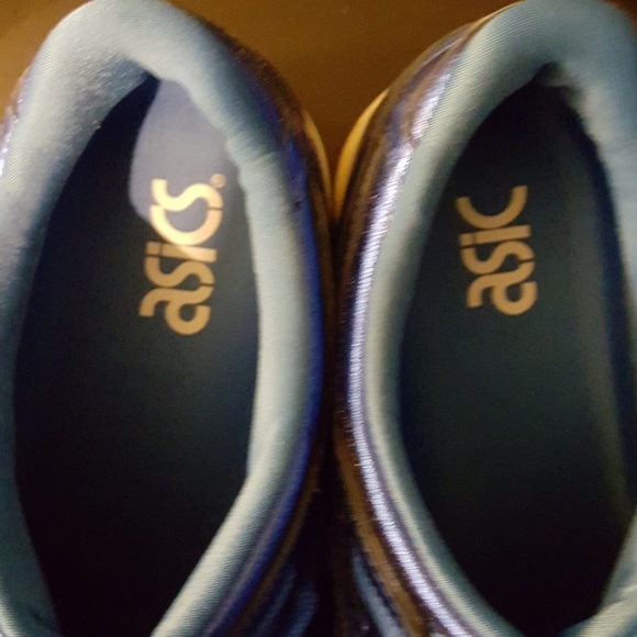 Asics sneakers size 9 - Picture 5 of 6